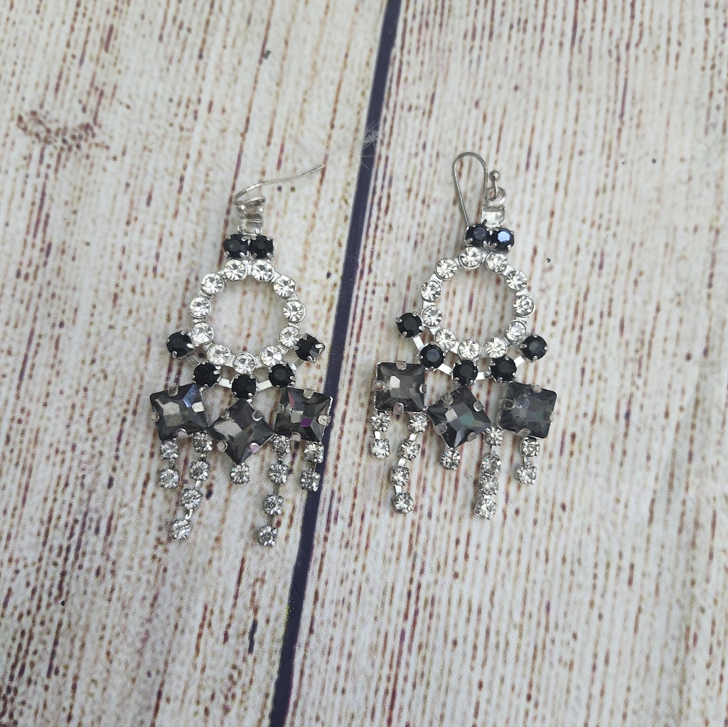 Lulu Frost Elegant Silver And Black Dangle Earrings